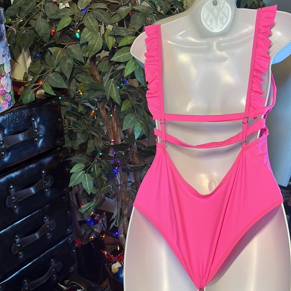 Barbie Pink Suit - Picture 2 of 4